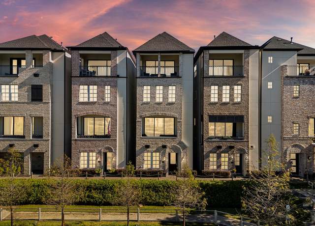 Property at 2721 Maxroy St, Houston, TX 77007, 4 beds, 4.5 baths