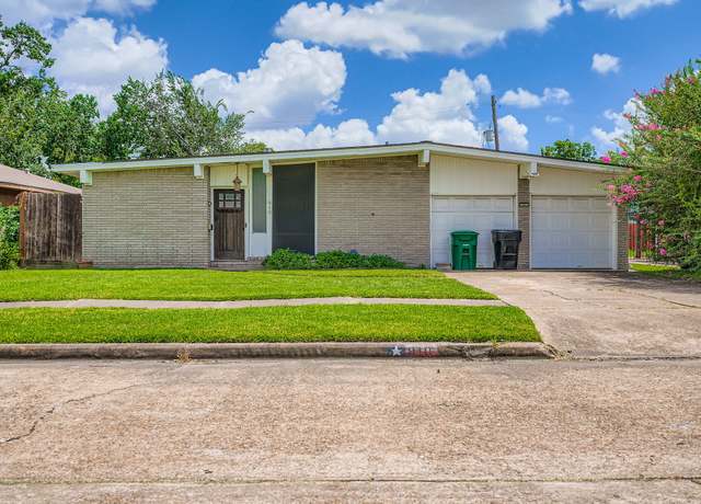 Property at 910 Eastlake St, Houston, TX 77034, 4 beds, 2 baths