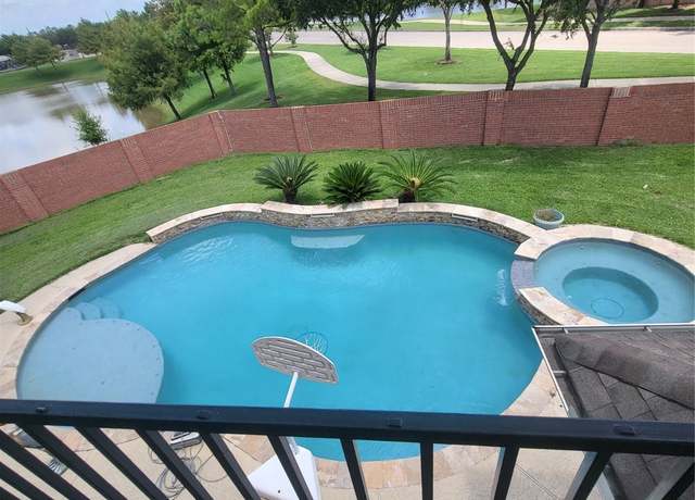 Property at 2101 Cambridge Bay Dr, Pearland, TX 77584, 5 beds, 4 baths
