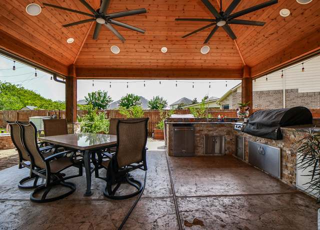 Property at 427 Blossom Terrace Ln, Rosenberg, TX 77469, 4 beds, 2.5 baths