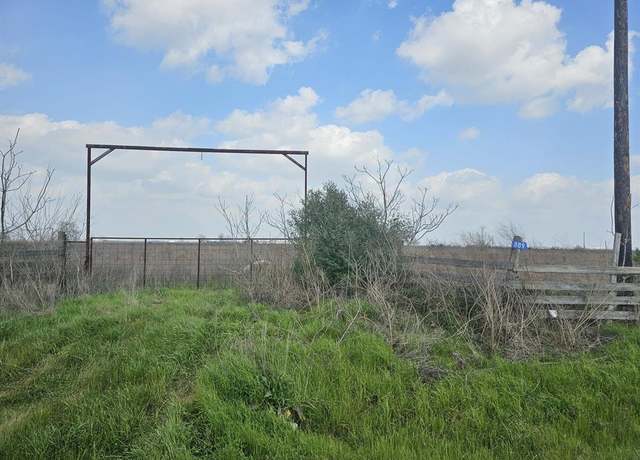 Property at 889 Old Columbus Rd N, Sealy, TX 77474