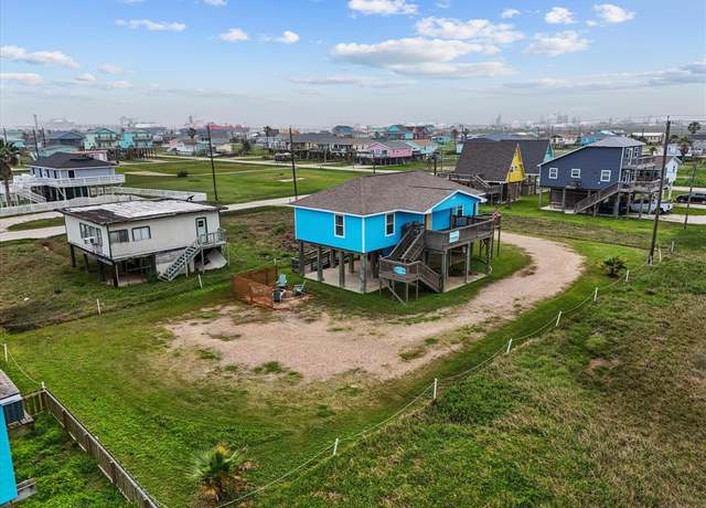 Property at 818 Surf Dr, Surfside Beach, TX 77541, 3 beds, 2 baths