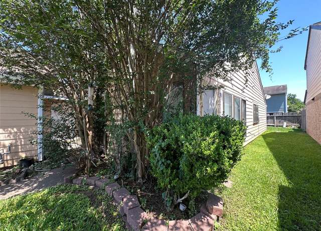 Property at 11830 Plumpoint Dr, Houston, TX 77099, 3 beds, 2 baths