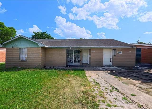 Property at 2847 Almeda Plaza Dr, Houston, TX 77045, 3 beds, 1.5 baths