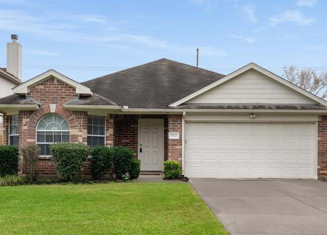 Property at 2822 Fox Ravine Dr, Spring, TX 77386, 3 beds, 2 baths