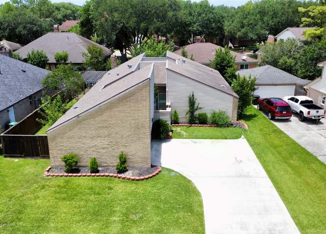 Property at 2230 Woodland Park Dr, Houston, TX 77077, 3 beds, 2 baths