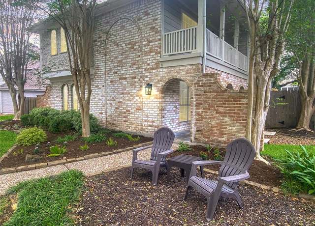 Property at 1927 Willowlake Dr, Houston, TX 77077, 4 beds, 2.5 baths