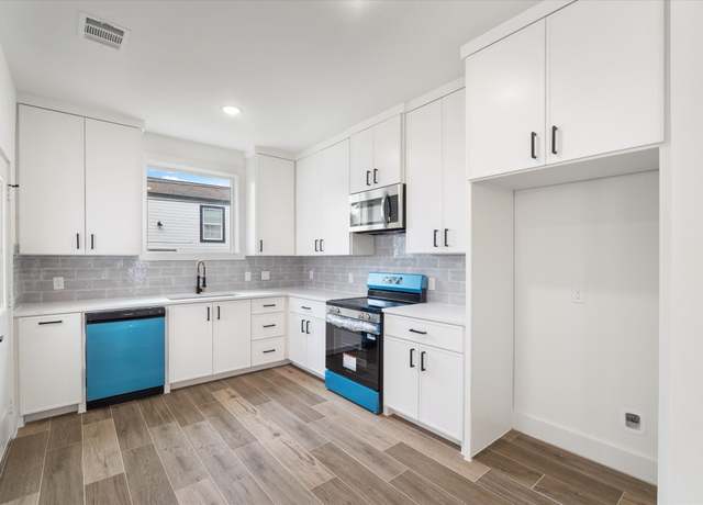 Property at 127 S Virginia Ave, La Porte, TX 77571, 3 beds, 2.5 baths
