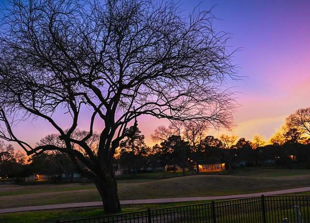 Property at 131 Monterrey Rd E, Montgomery, TX 77356, 4 beds, 3.5 baths