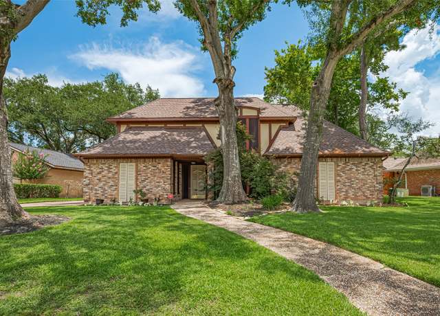 Property at 2823 W Pebble Beach Dr, Missouri City, TX 77459, 4 beds, 2.5 baths