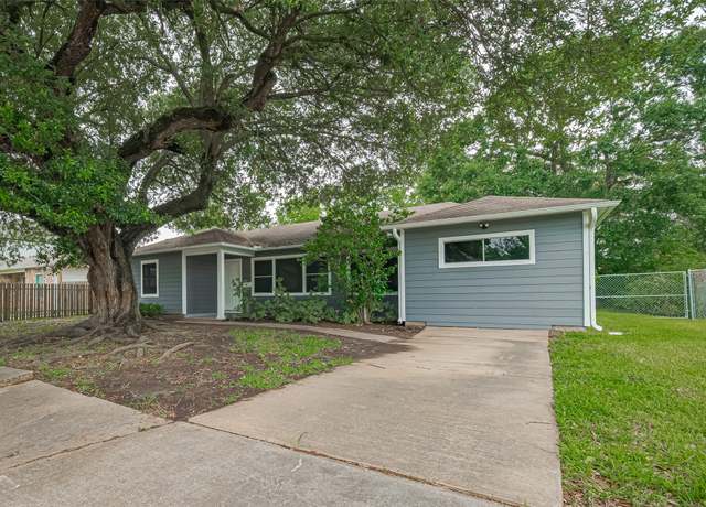 Property at 7702 Darnay Dr, Houston, TX 77033, 3 beds, 2 baths