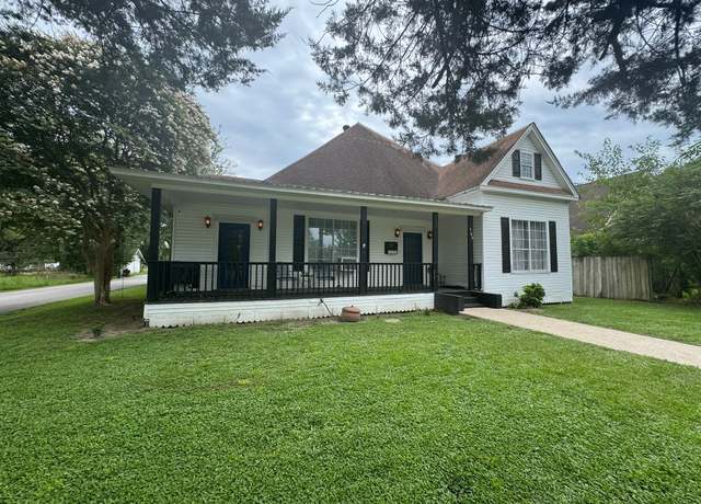 Property at 505 N 6th St, Silsbee, TX 77656, 4 beds, 3 baths