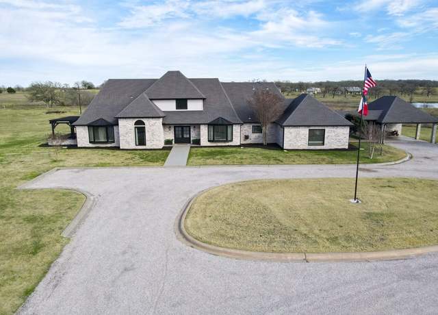 Property at 2824 County Road 117, Giddings, TX 78942, 6 beds, 4.5 baths