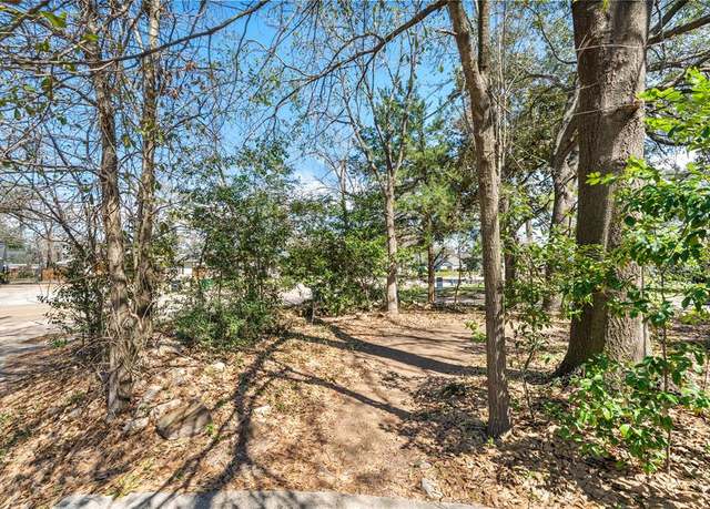Property at 1031 W 43rd St, Houston, TX 77018, 2 beds, 1 bath