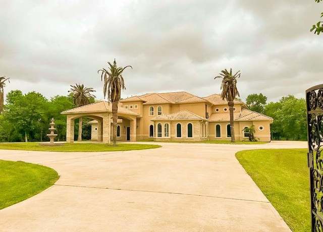 Property at 8422 Thompson Lake Dr, Missouri City, TX 77459, 7 beds, 6.5 baths