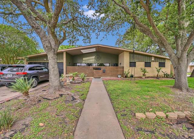 Property at 1202 Harbor View Dr, Galveston, TX 77550, 4 beds, 3 baths