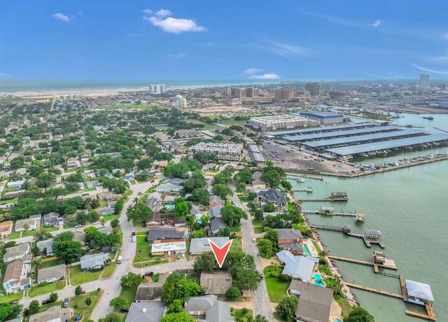 Property at 1202 Harbor View Dr, Galveston, TX 77550, 4 beds, 3 baths