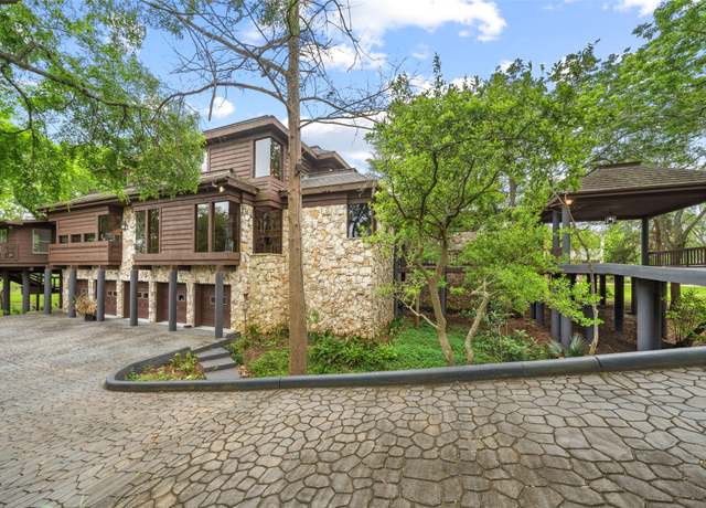 Property at 2207 Pine Dr, Friendswood, TX 77546, 4 beds, 3.5 baths