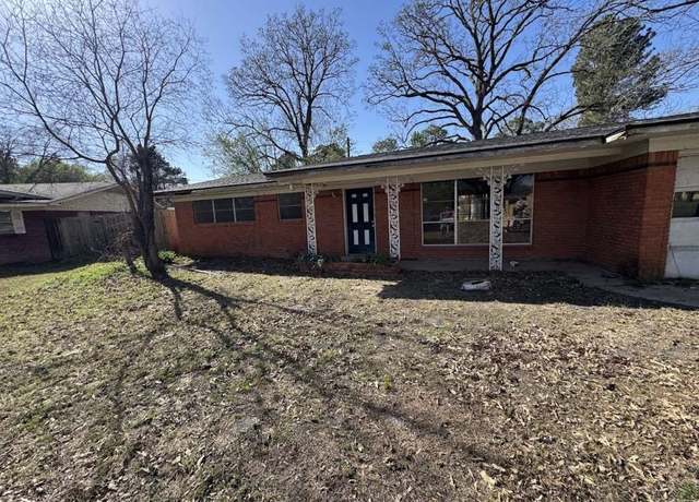 Property at 1716 S Robison Rd, Texarkana, TX 75501, 3 beds, 2 baths
