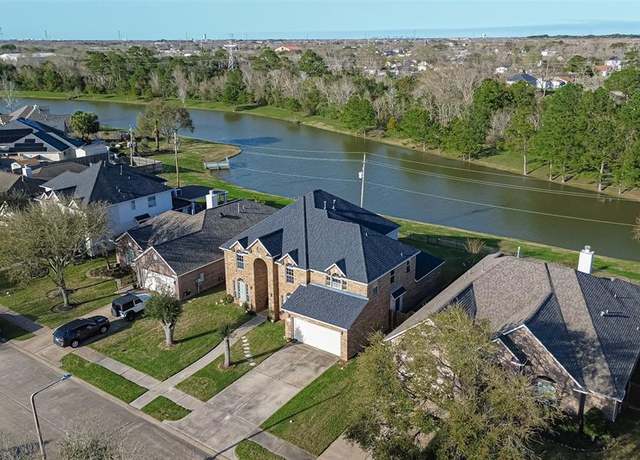 Property at 2213 Jernigan Frd, Dickinson, TX 77539, 4 beds, 3.5 baths
