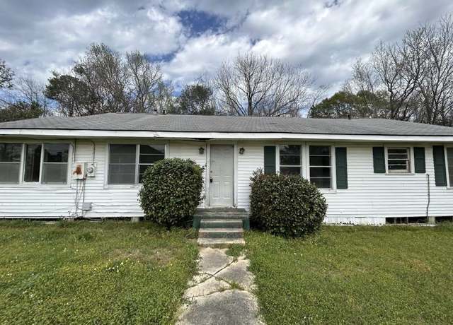 Property at 509 E Martin Luther King Blvd, Jasper, TX 75951, 3 beds, 2 baths