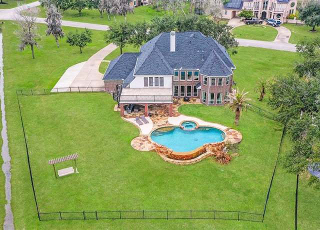 Property at 8910 Water Crest Trl, Richmond, TX 77469, 5 beds, 3.5 baths
