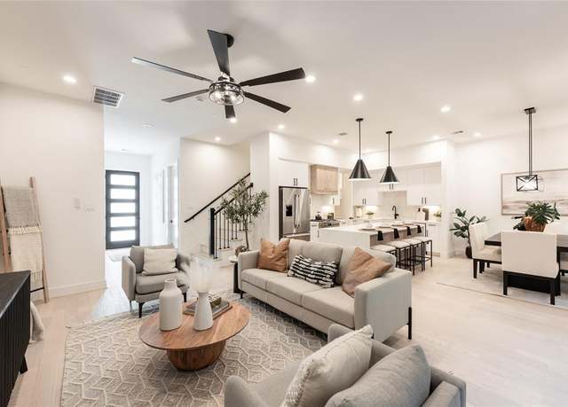 Property at 1643 Moritz Dr, Houston, TX 77055, 4 beds, 4.5 baths