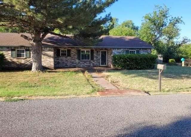 Property at 1216 W Demont St, Memphis, TX 79245, 3 beds, 1 bath