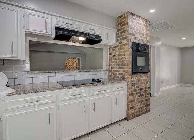 Property at 12511 Cherry Point Dr, Mont Belvieu, TX 77535, 3 beds, 3.5 baths