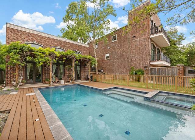 Property at 641 E 12th 1/2 St, Houston, TX 77008, 3 beds, 3.5 baths