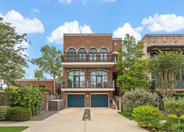 Property at 641 E 12th 1/2 St, Houston, TX 77008, 3 beds, 3.5 baths