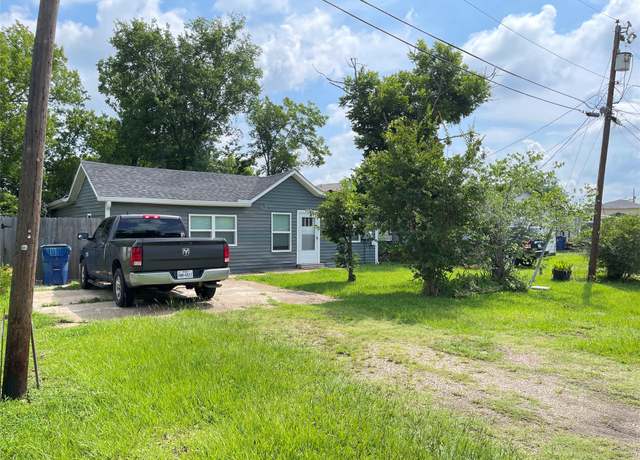 Property at 103 Prewitt Ln, West Columbia, TX 77486, 3 beds, 1 bath