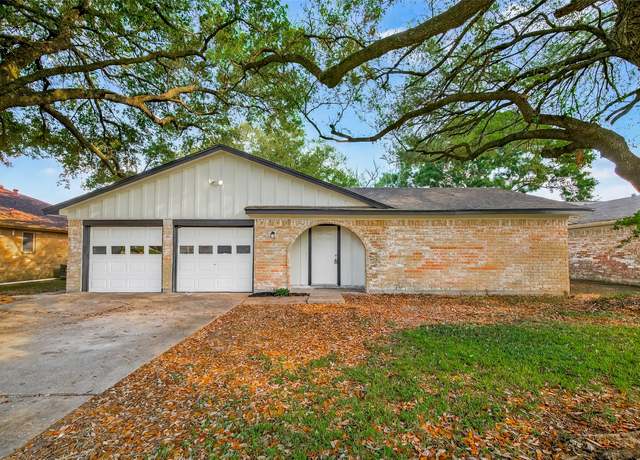 Property at 1306 Apache Trl, Baytown, TX 77521, 3 beds, 2 baths