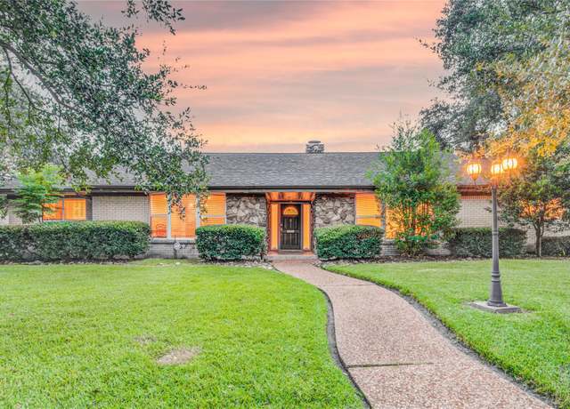Property at 4438 Wigton Dr, Houston, TX 77096, 4 beds, 3 baths