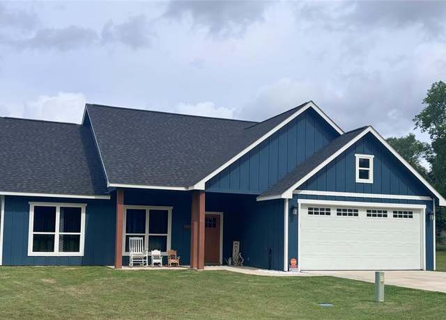 Property at 40 Faulkner Ave, Coldspring, TX 77331, 3 beds, 2 baths