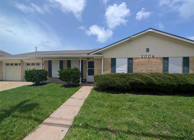 Property at 2004 24th St, Galveston, TX 77550, 3 beds, 2 baths