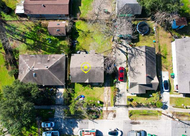 Property at 3805 Weems St St, Houston, TX 77009, 1 bed, 1 bath