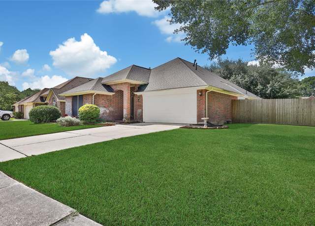 Property at 21744 York Timbers Dr, Kingwood, TX 77339, 3 beds, 2 baths