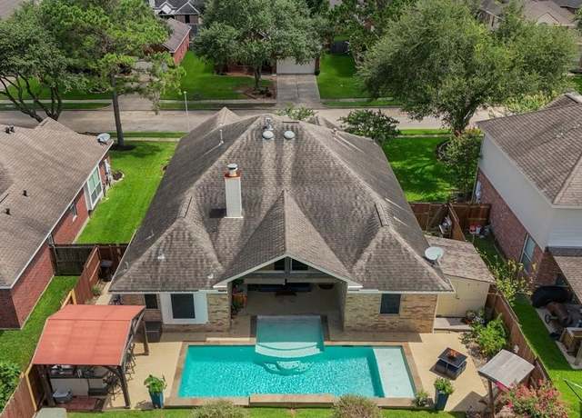 Property at 4415 Blooming Garden Ct, League City, TX 77573, 3 beds, 2 baths