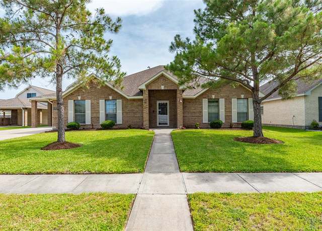 Property at 6723 Travis St, Manvel, TX 77578, 4 beds, 4 baths