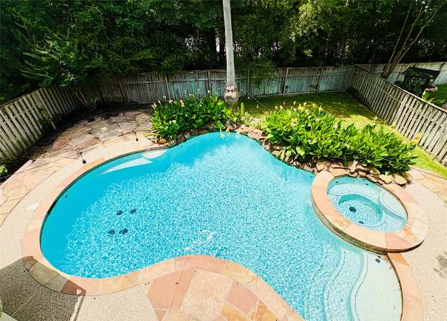 Property at 11 Lyreleaf Pl, The Woodlands, TX 77382, 4 beds, 2.5 baths