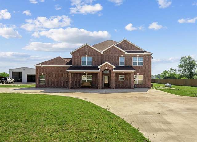 Property at 886 Zilss Rd, La Grange, TX 78945, 8 beds, 5 baths