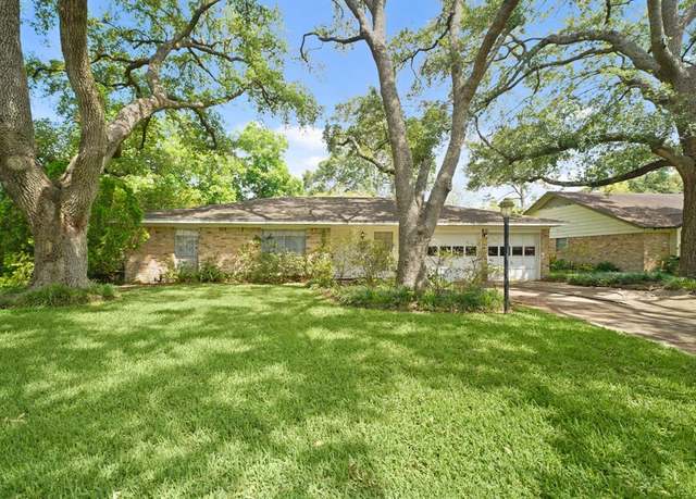 Property at 308 Velvet St, League City, TX 77573, 4 beds, 2 baths