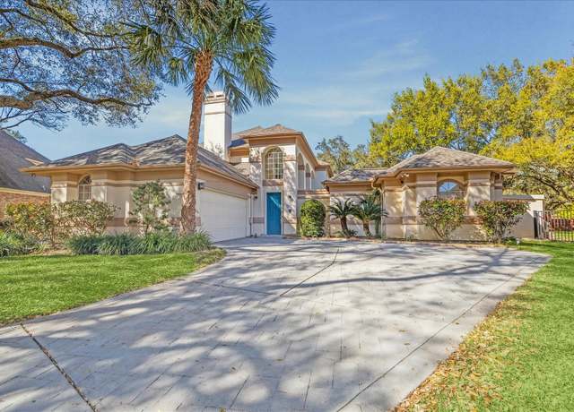 Property at 311 Lake Bend Dr, Sugar Land, TX 77479, 5 beds, 3.5 baths