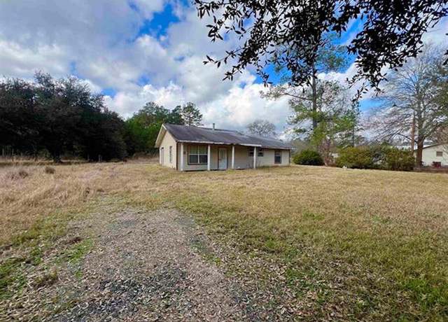 Property at 5875 Rebel Rd, Vidor, TX 77662, 3 beds, 2 baths