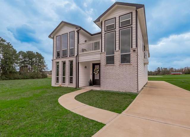 Property at 97 Oakridge South, Trinity, TX 75862, 3 beds, 3 baths