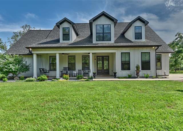 Property at 1386 County Road 218, Weimar, TX 78962, 4 beds, 3 baths
