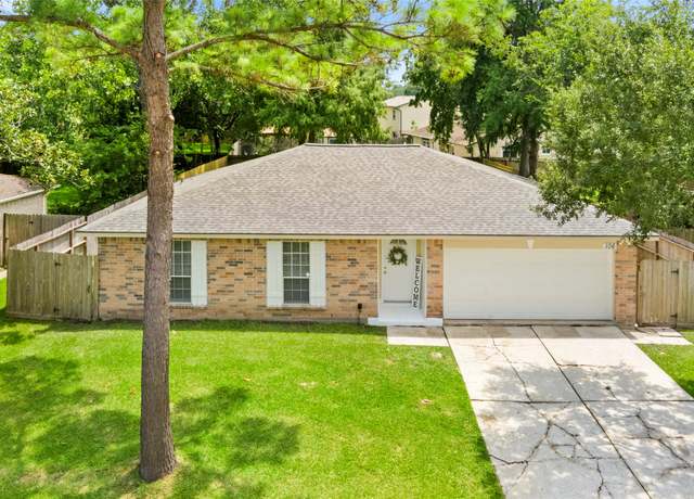 Property at 106 Leafwood Cir, League City, TX 77573, 3 beds, 2 baths