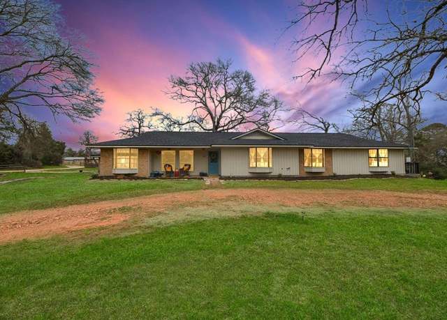 Property at 427 Sikes Rd, Bellville, TX 77418, 5 beds, 3 baths
