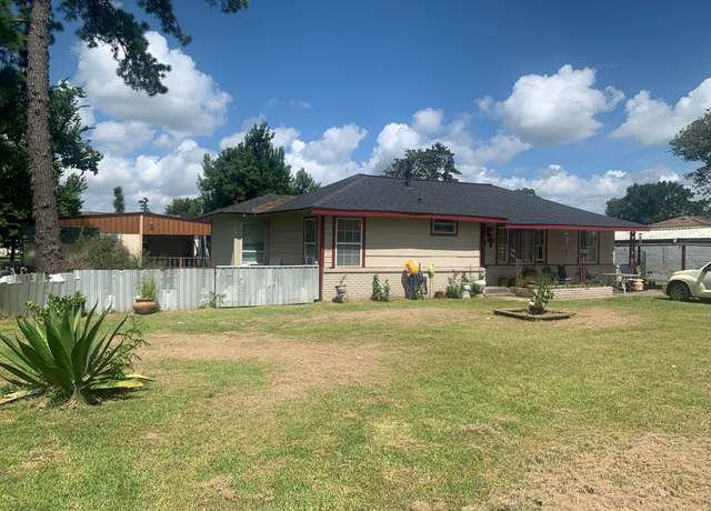 Property at 7311 Roswell St, Houston, TX 77022, 6 beds, 2 baths